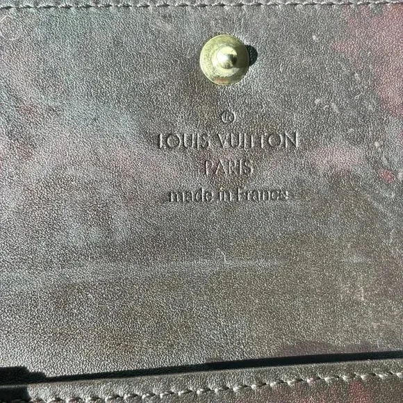 Authentic Louis Vuitton Vernis 4 Key holder. Burgundy wine color. - Picture 4 of 7